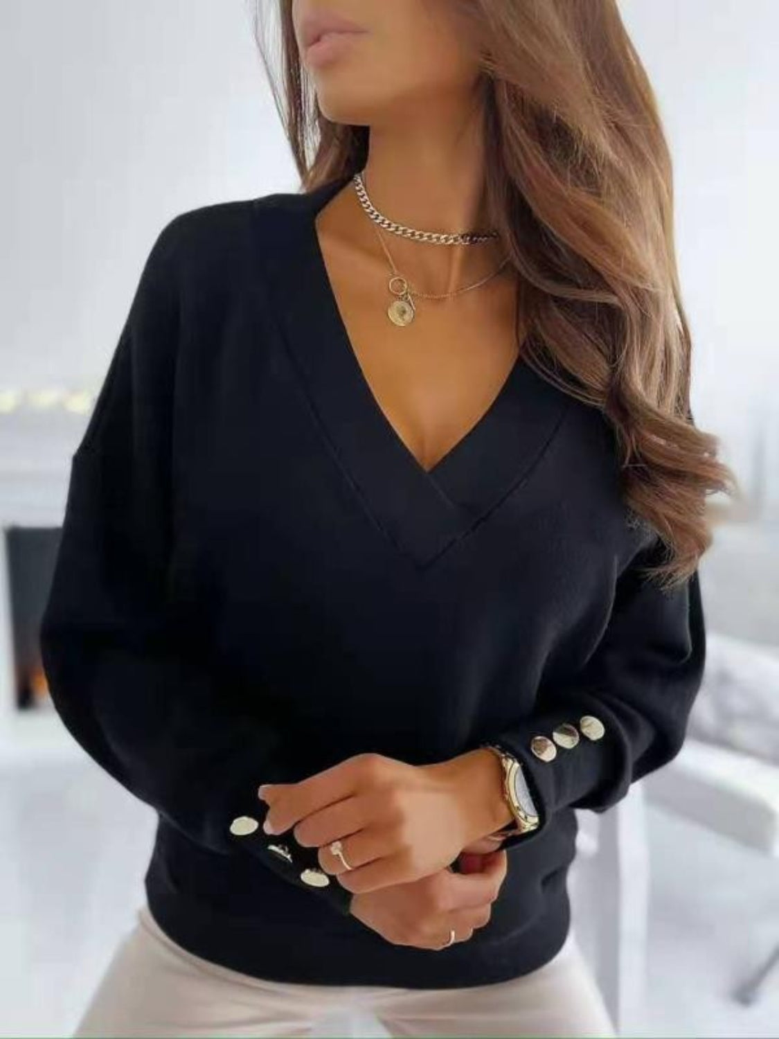 Women's V-neck sweatshirt in Black
