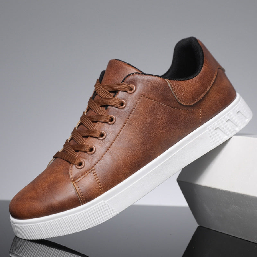Men's leather trainers with white sole - SAINT DOR - view 1