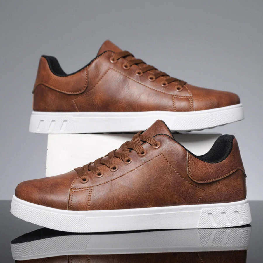 Men's leather trainers with white sole - SAINT DOR - view 3