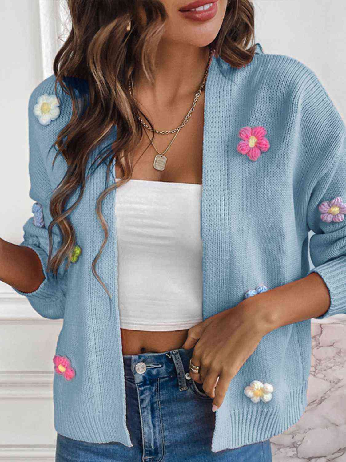 Women's crochet flower cardigan - detail
