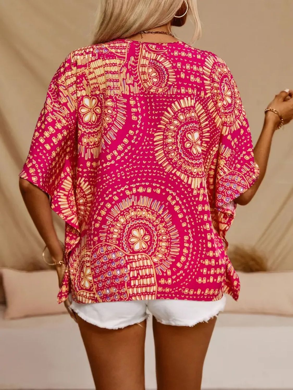 Printed top with a V-neck and half sleeves in an opaque weave – view 3