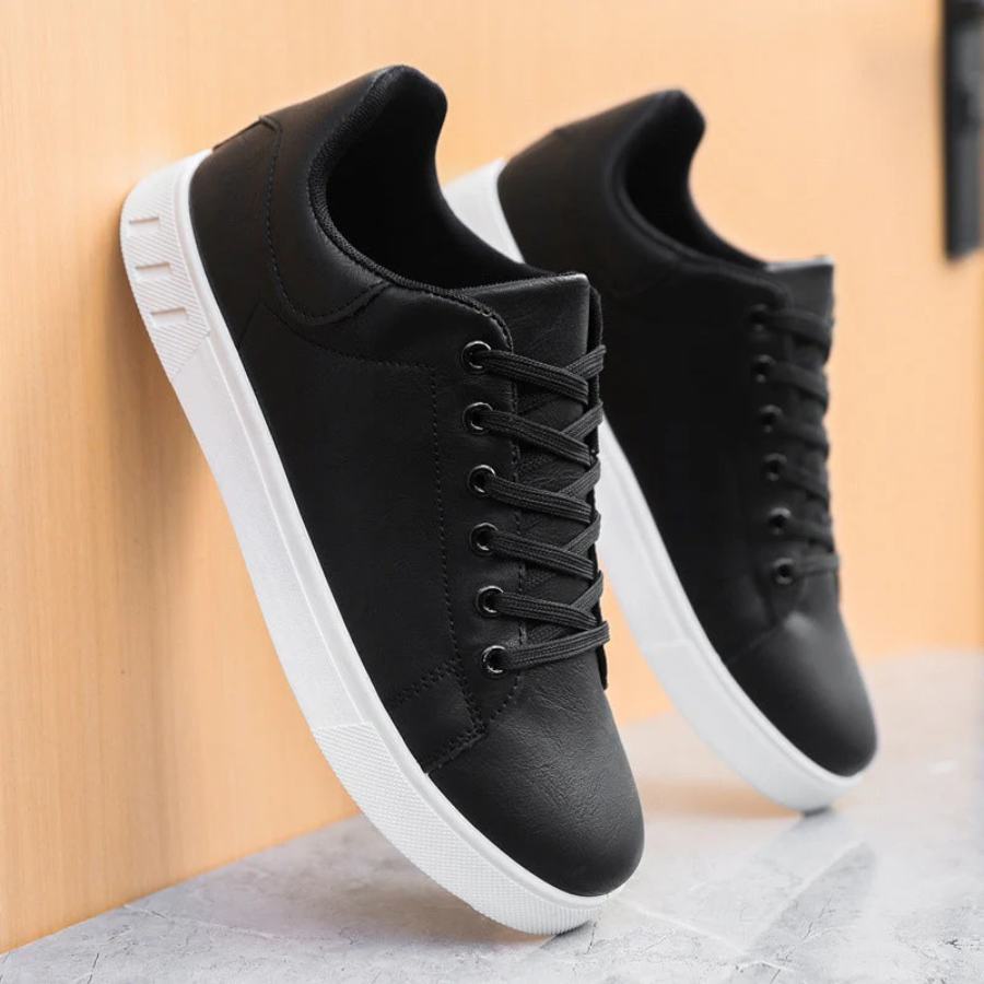 Men's leather trainers with white sole - SAINT DOR - view 4