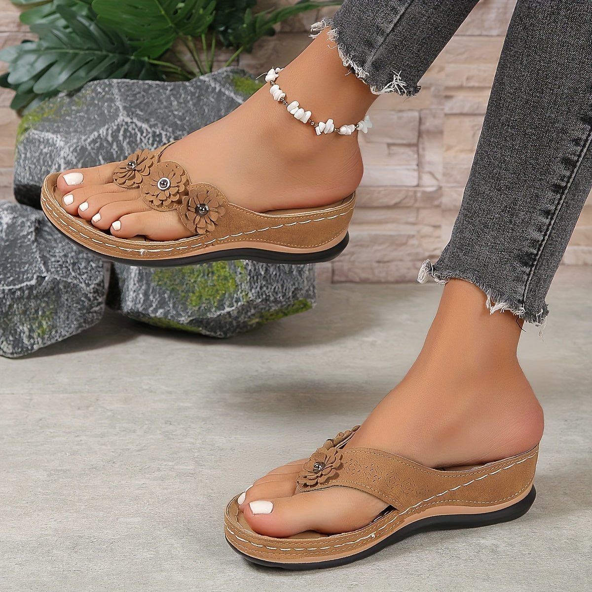 Women's Sandals - Orthopedic Slip-On Sandals in Black