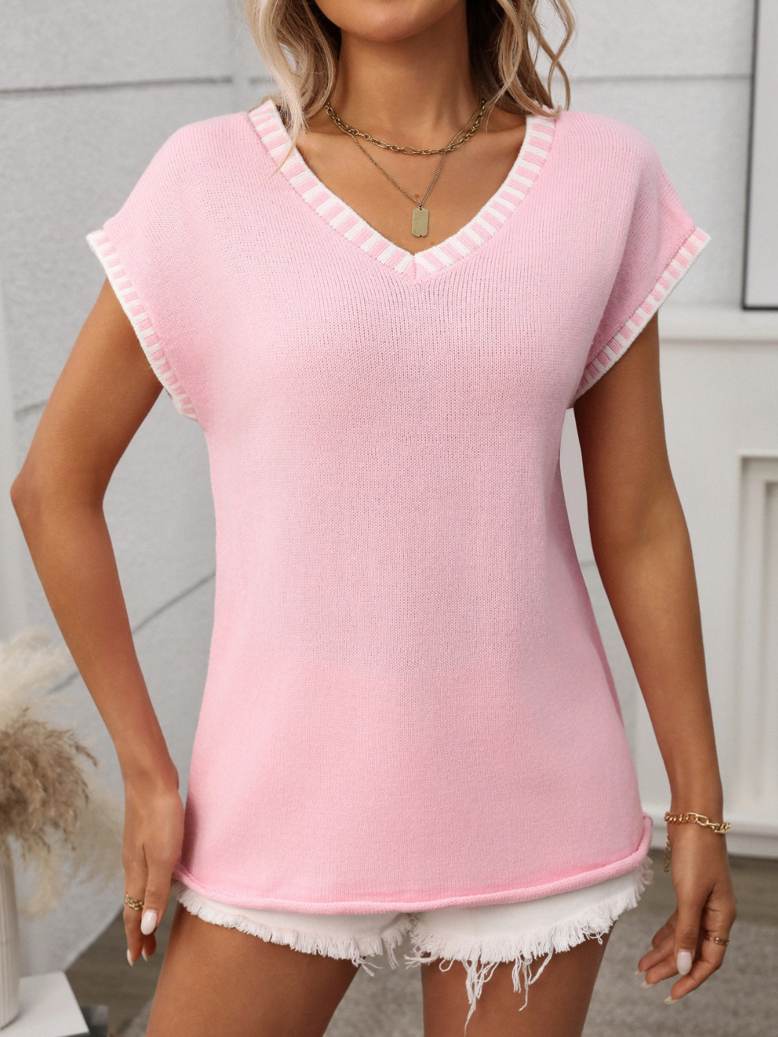 Knit top with a contrast trim along the V-neck and short sleeves – view 8