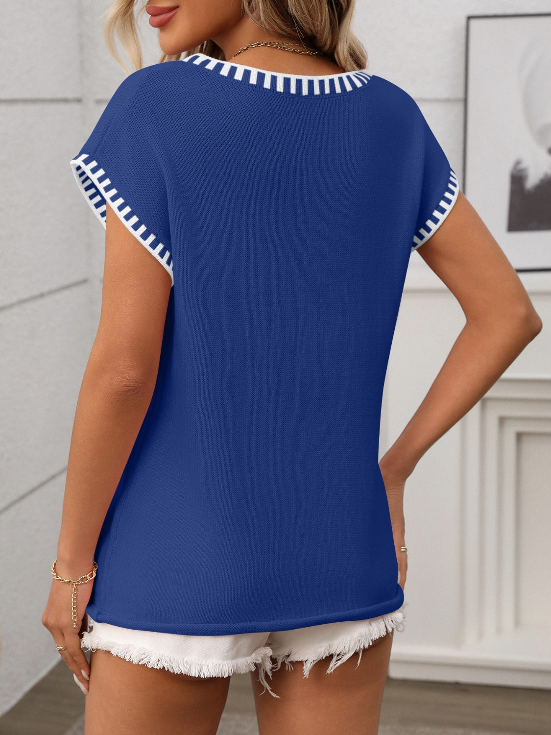 Knit top with a contrast trim along the V-neck and short sleeves – view 20