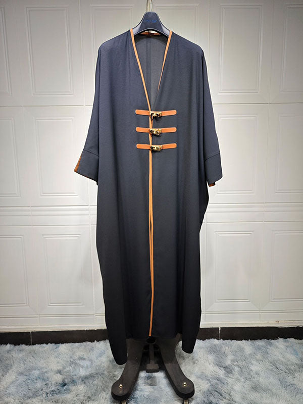 Floor-length open abaya with a contrast facing and gold-tone clasps