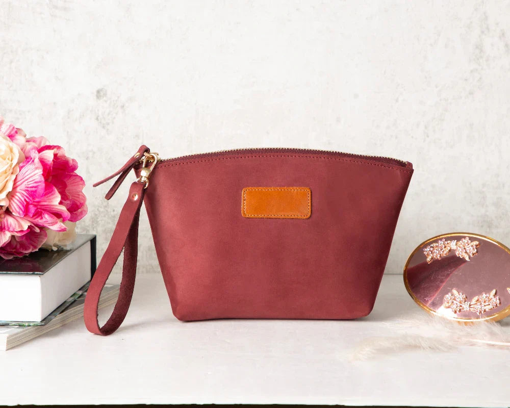 Leather Make-up Bag – Full-grain leather – view 24