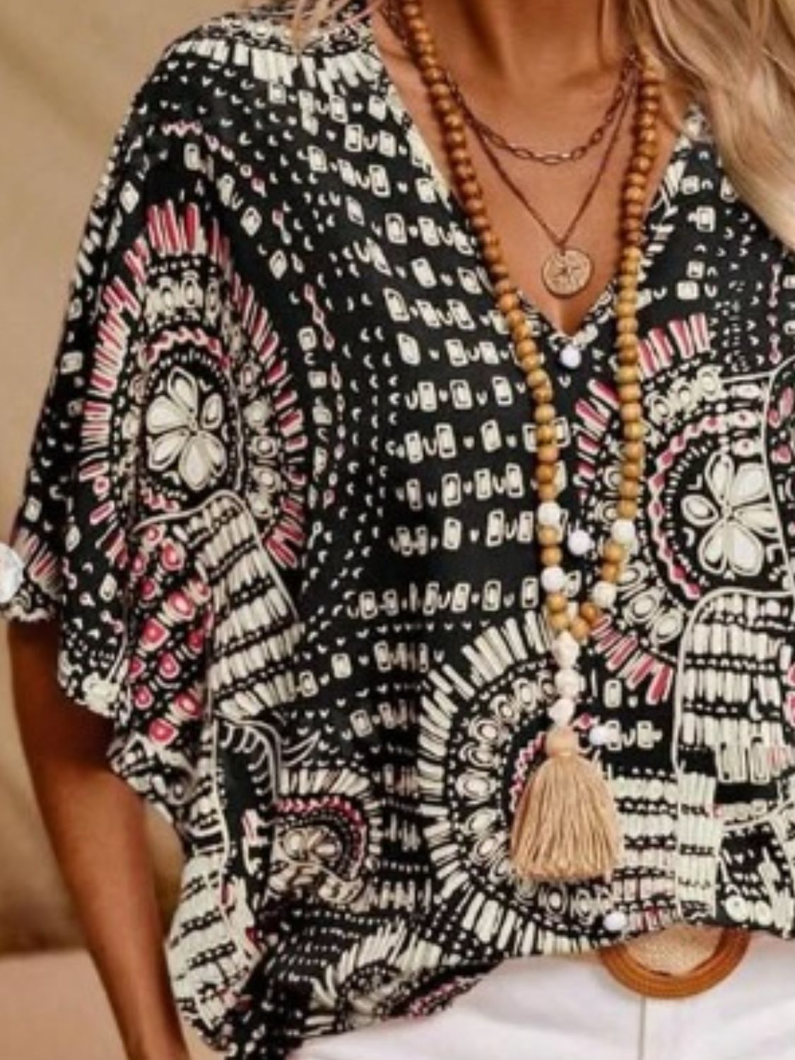 Printed top with a V-neck and half sleeves in an opaque weave – view 7