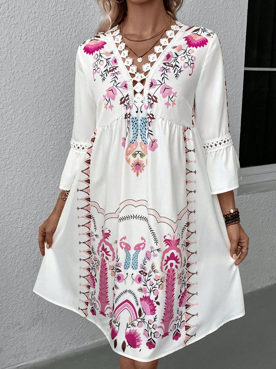 Women's embroidery-look print dress - detail