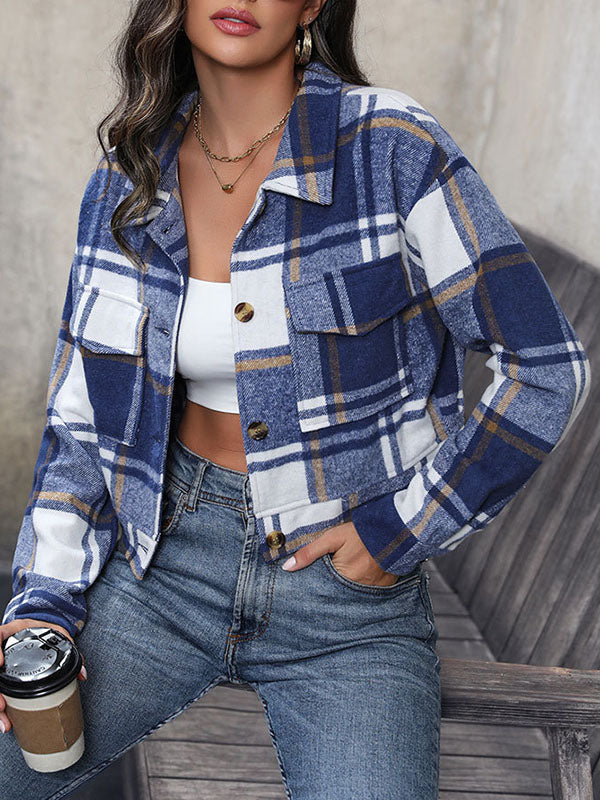 Cropped checked jacket with a pointed collar and two flap pockets