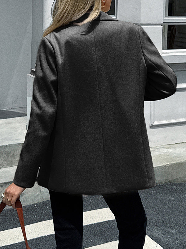 Brushed wool-look blazer with a notch lapel and two flap pockets