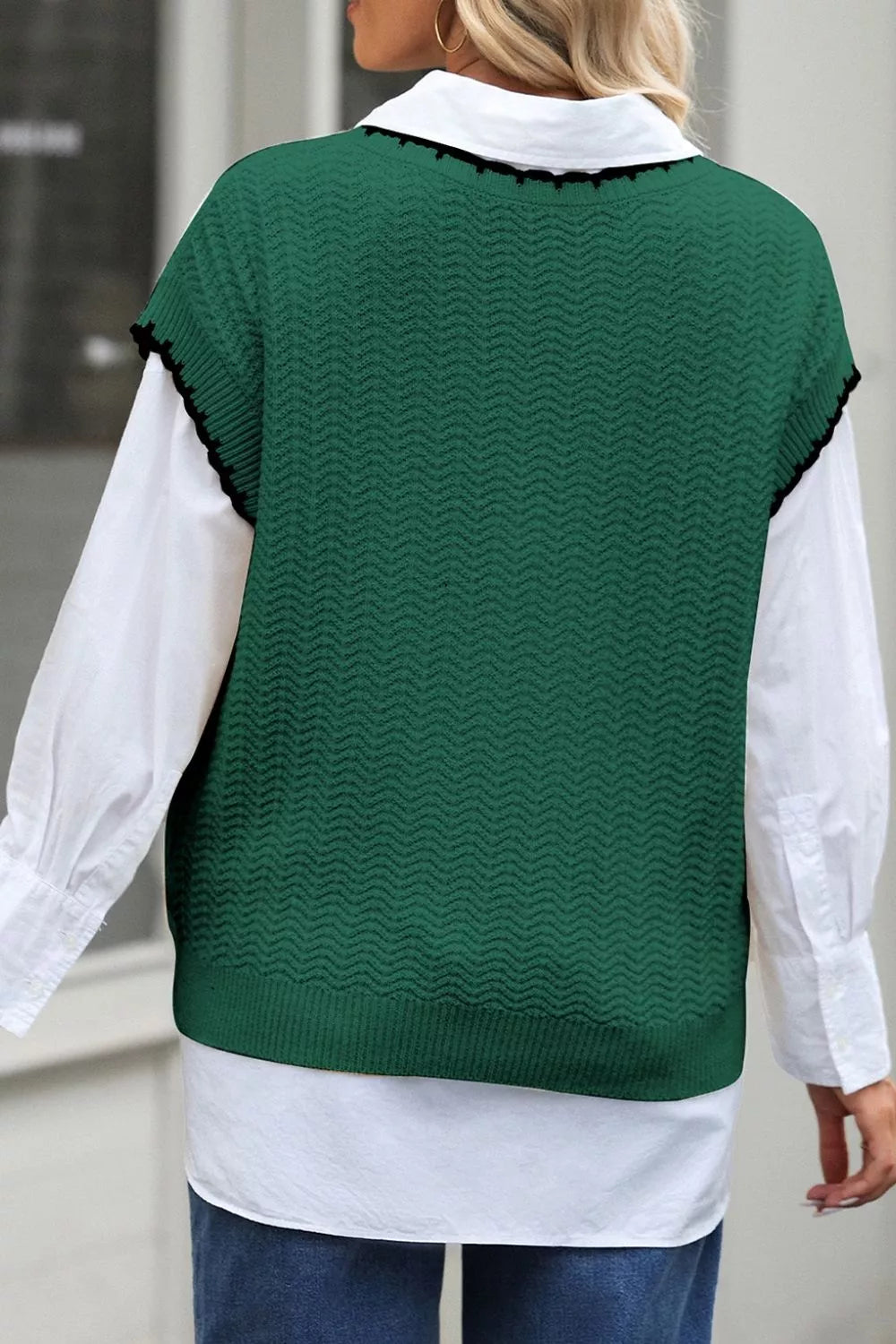 Women's textured cotton knitted vest - detail
