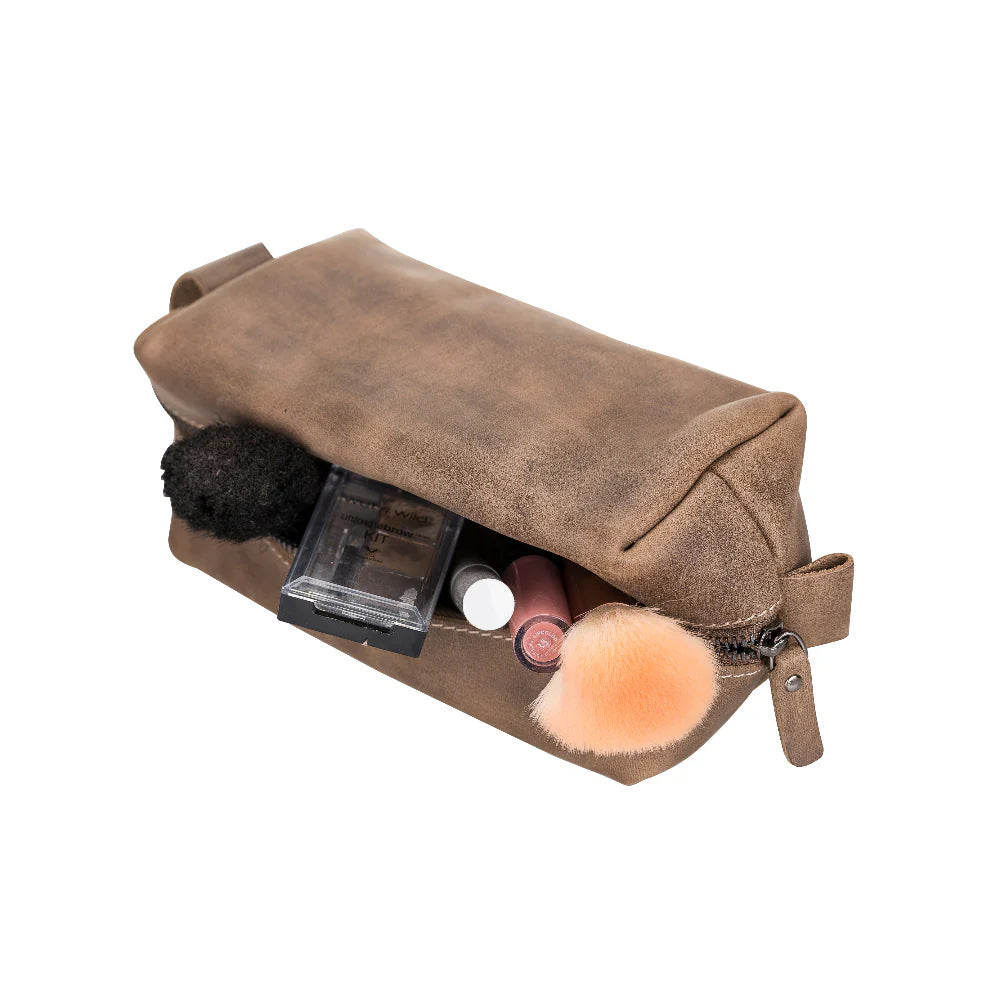 Leather Wash Bag in Coffee Brown