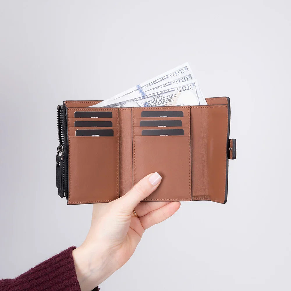 Women's Leather Wallet – Full-grain leather – view 25