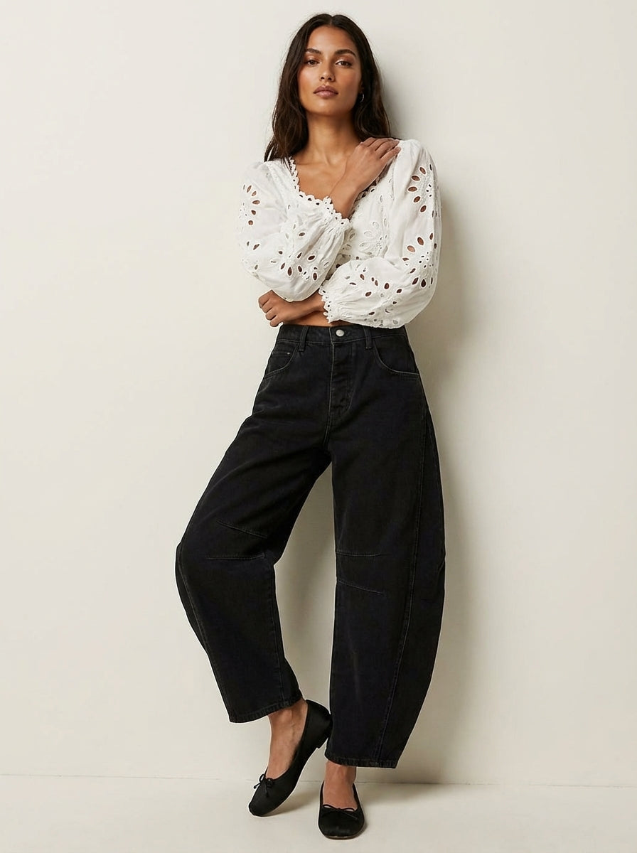 Women's Barrel Leg Jeans in Black