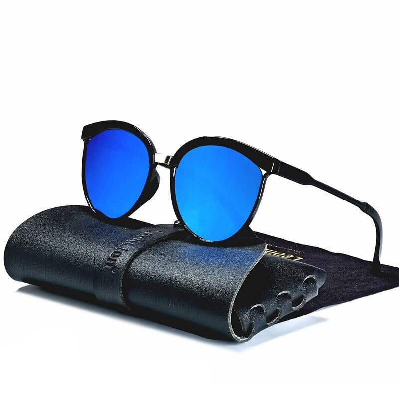 Women's Jelly Sunglasses – Fun Translucent Travel Style – close-up detail