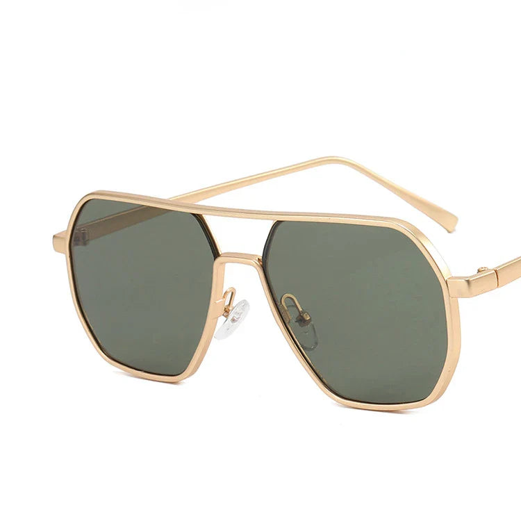 Unisex RetroVision Sunglasses – UV400 Classic Style – close-up detail