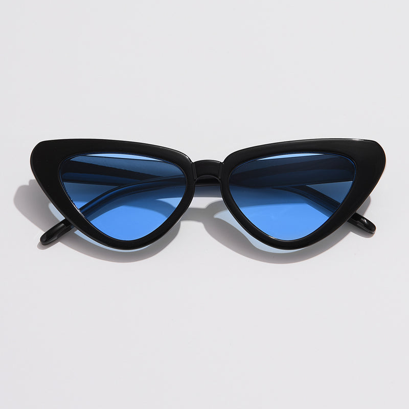 Women's Monroe Retro Sunglasses – UV400 Fashion Style – alternative view