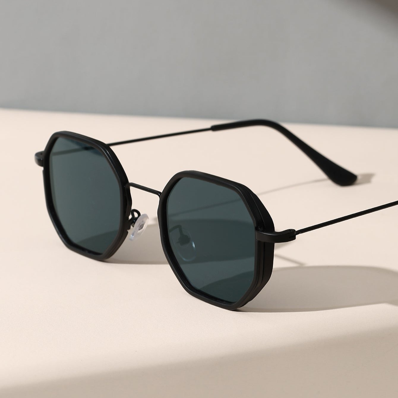 Women's Maja Aluminium Sunglasses – Lightweight UV400 – feature detail