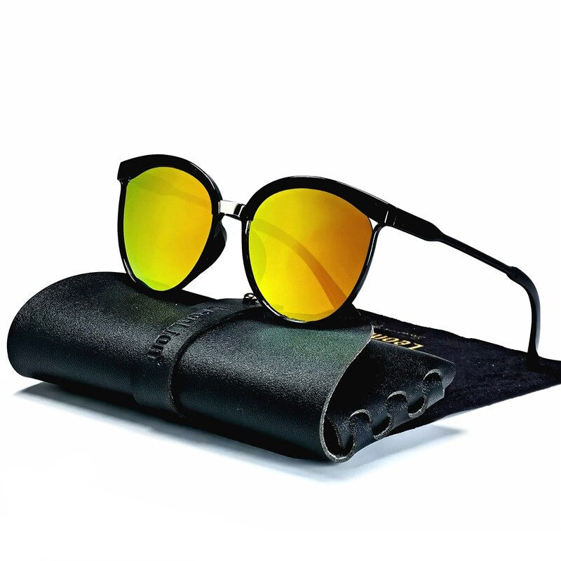 Women's Jelly Sunglasses – Fun Translucent Travel Style – detail view