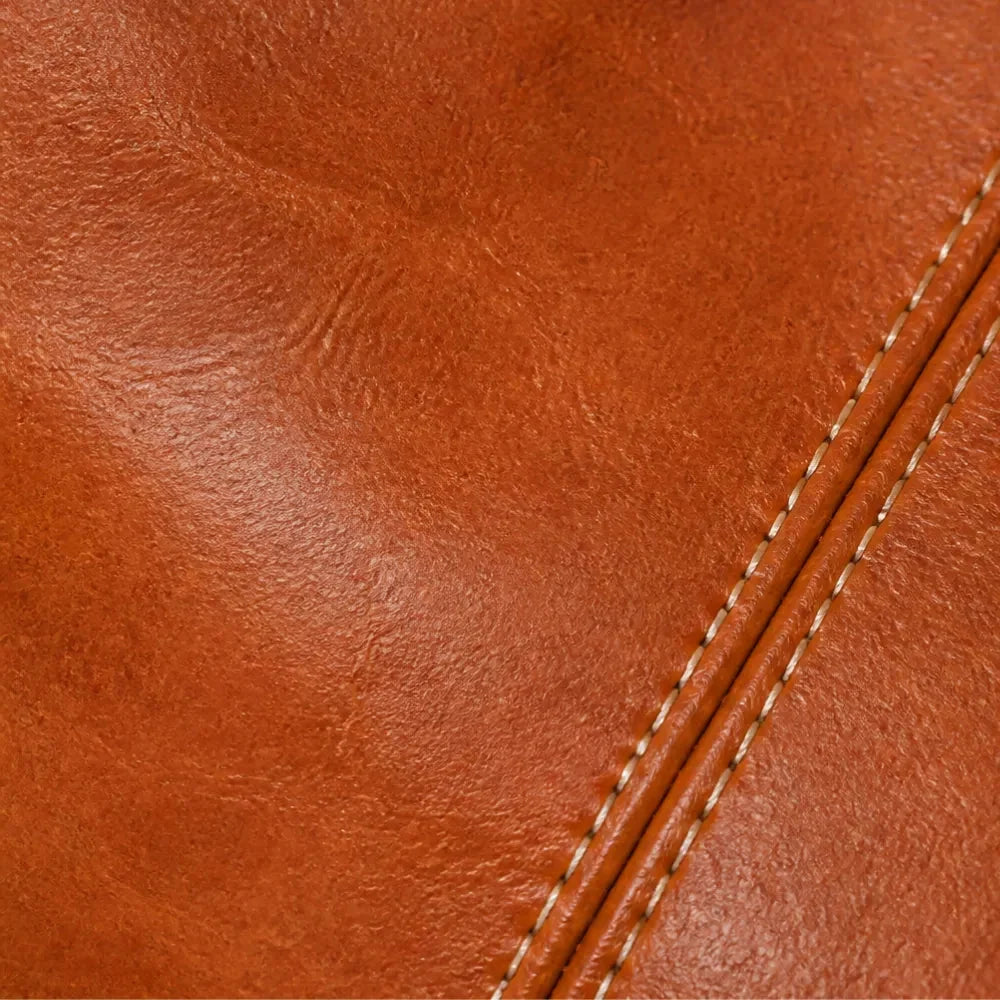 Women's kiss lock crossbody bag - detail