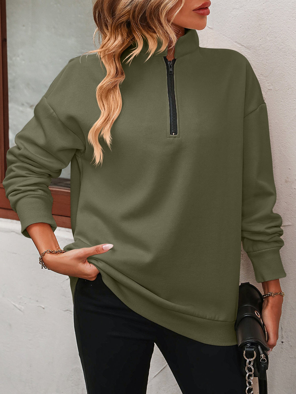 Women's half zip sweatshirt - detail