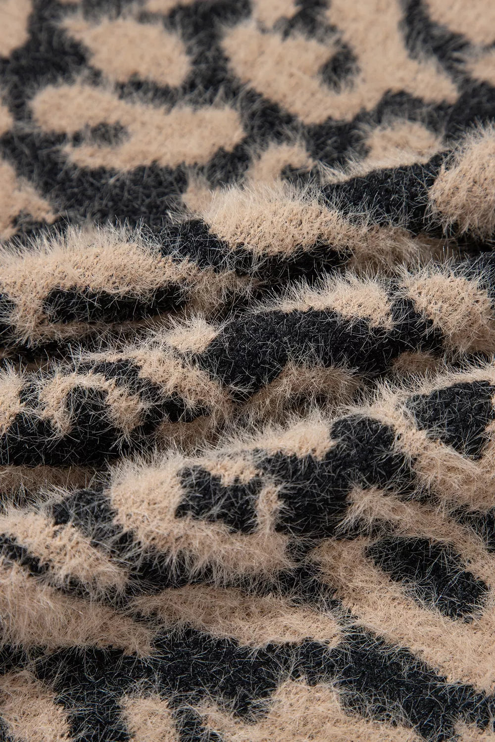 Women's leopard print knitted vest - detail