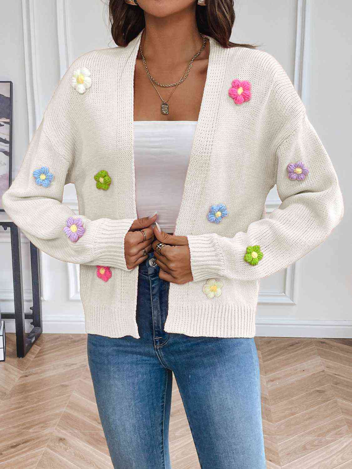 Women's crochet flower cardigan - detail