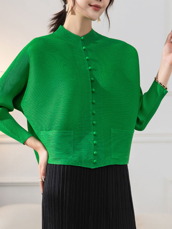 Pleated jacket with a stand collar, covered buttons and wide sleeves