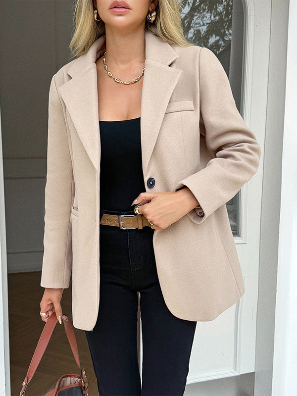 Brushed wool-look blazer with a notch lapel and two flap pockets in khaki