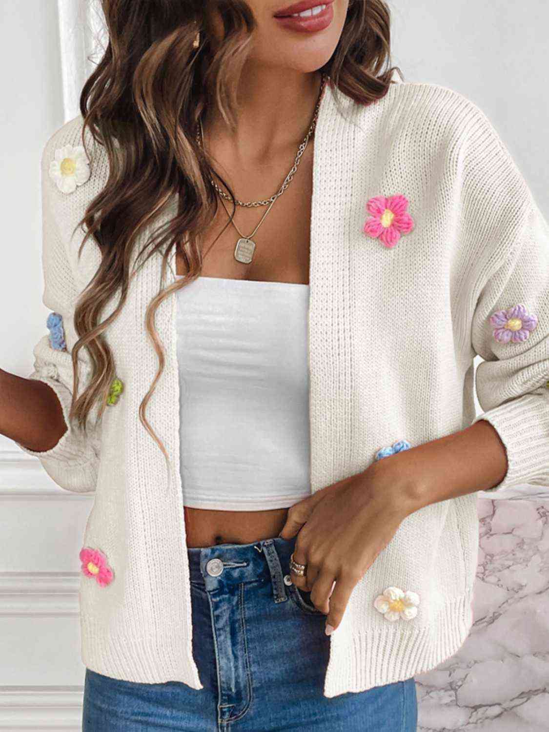 Women's crochet flower cardigan - detail