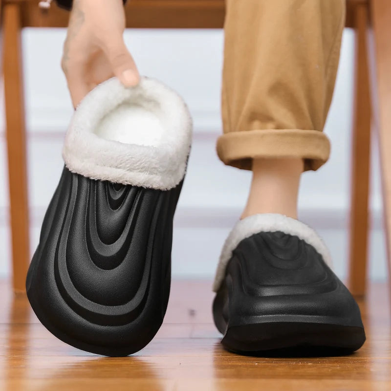 Closed-back slippers with a ridged EVA shell, plush collar and plush lining - view 2
