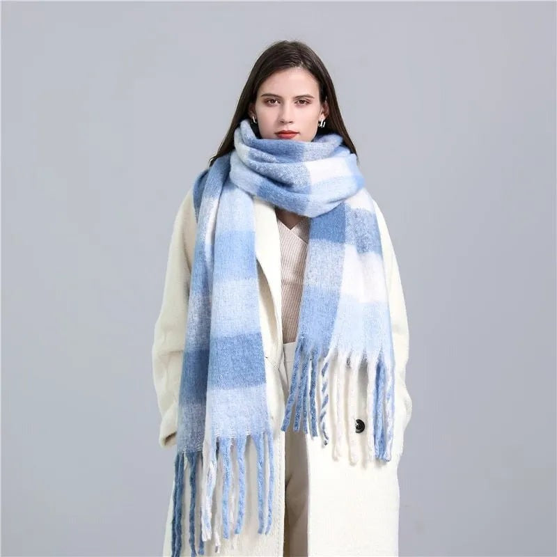 Women's thick fluffy colour block scarf with chunky fringe