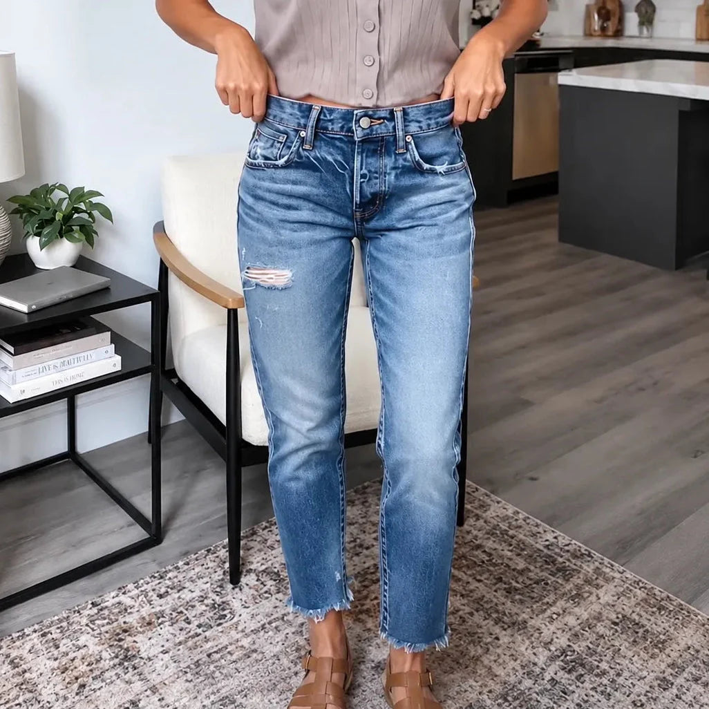 Women's stretch cropped straight jeans in Blue