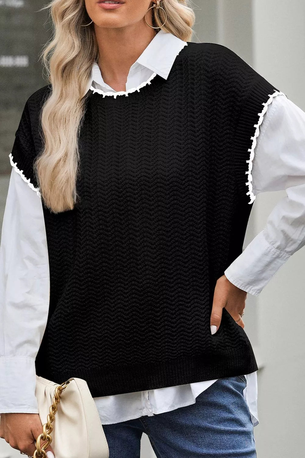 Women's textured cotton knitted vest - detail