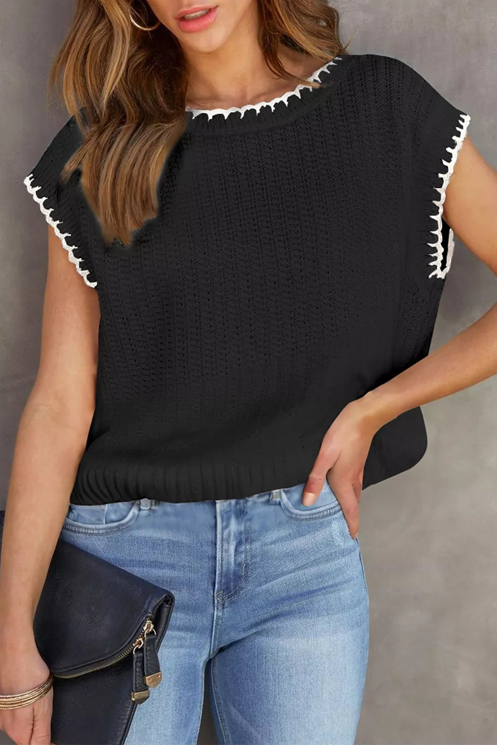 Women's textured cotton knitted vest - detail