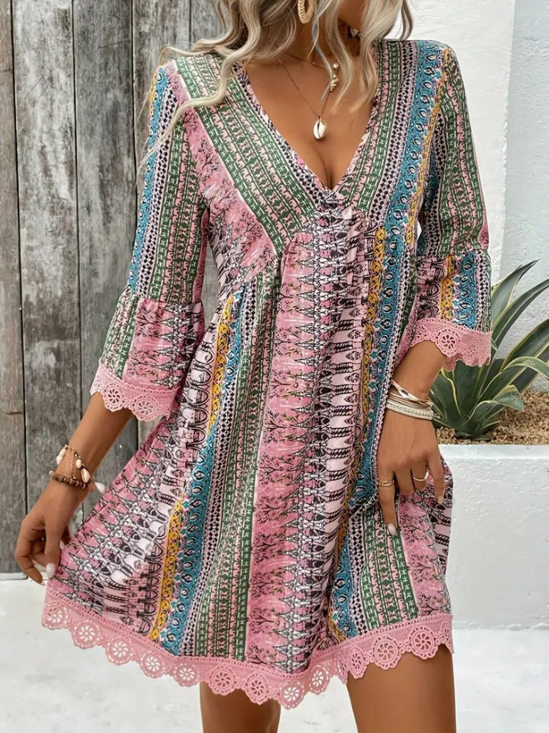 Women's boho print dress with lace trim - detail