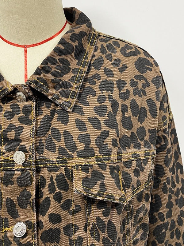 Leopard print jacket with a frayed hem and chest pockets