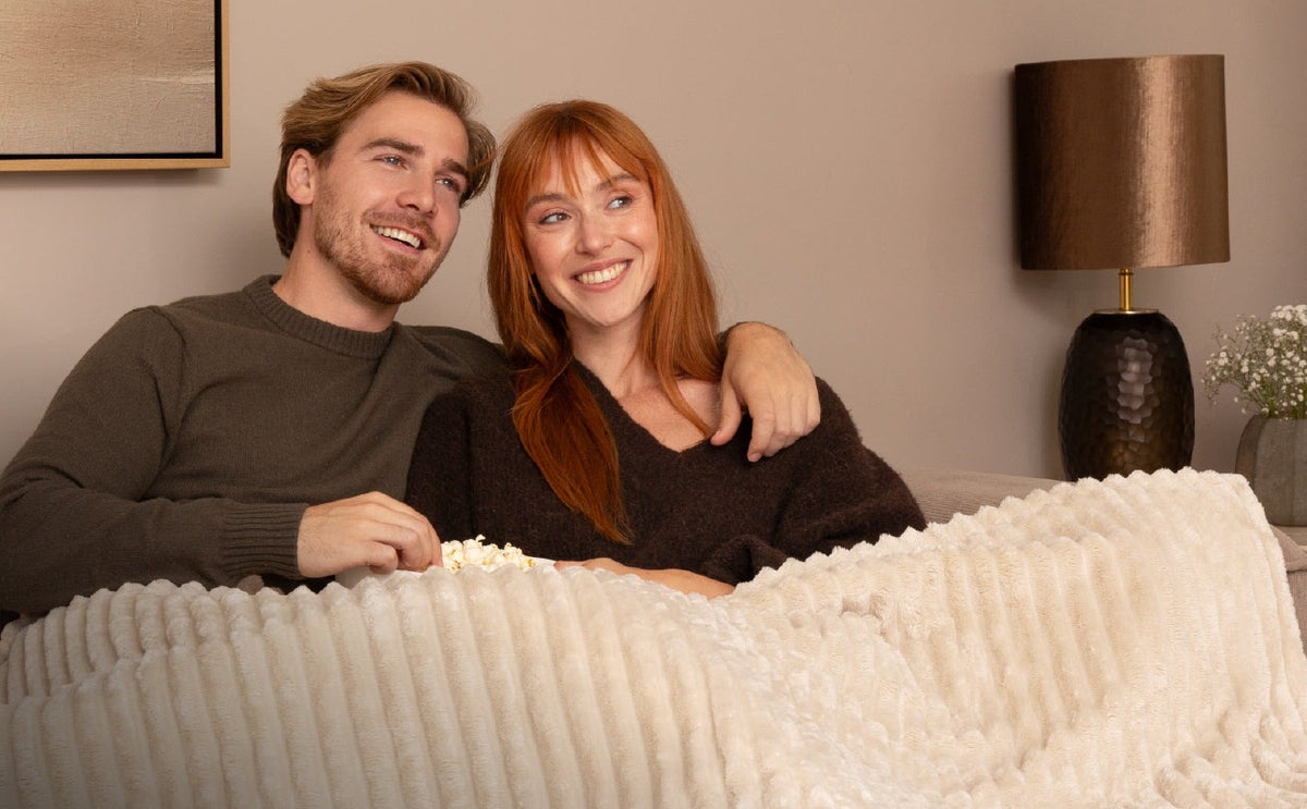Ribbed electric heated throw of 180 x 160 cm with controller - view 2
