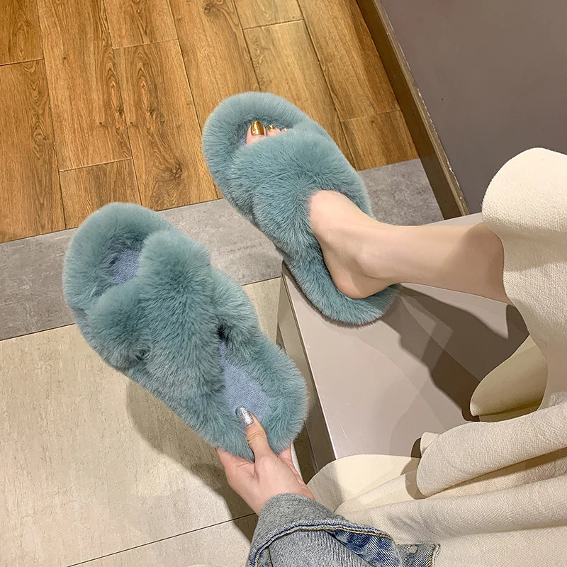 Slippers with crossed faux fur straps, open toe and flat sole - view 3