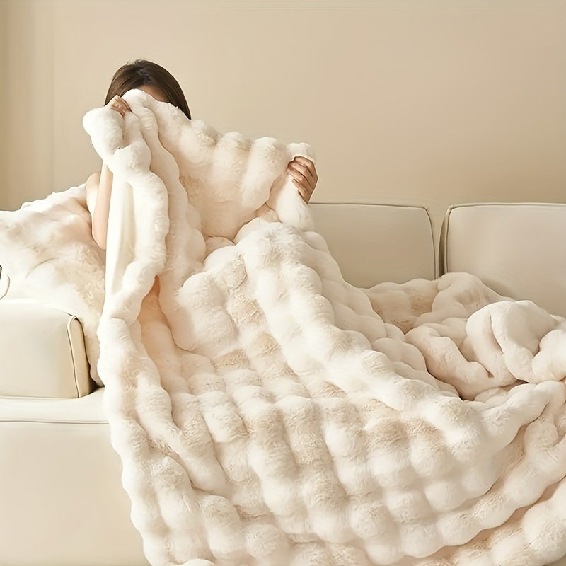 Faux fur throw with a soft bubble texture - cream