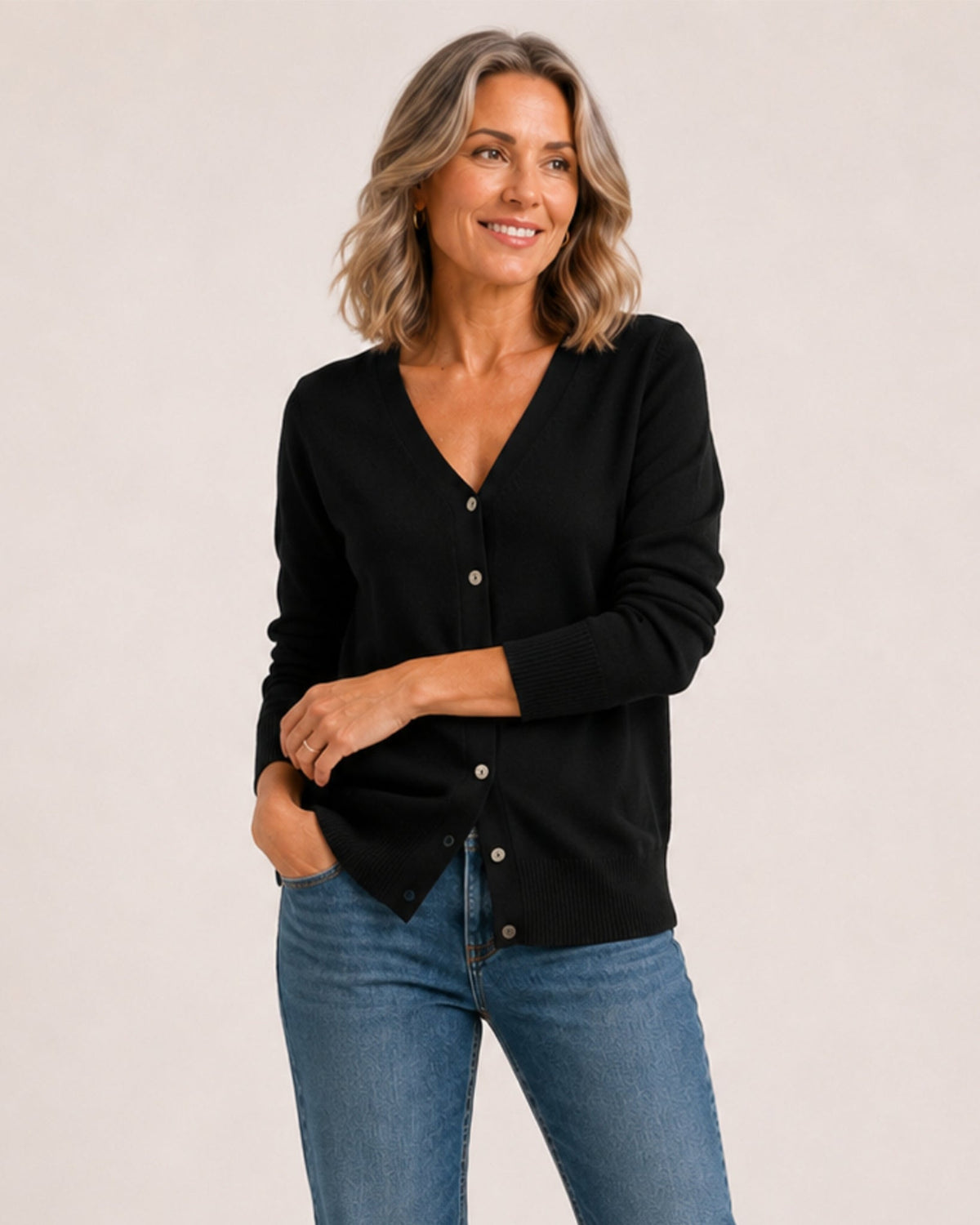 Women's fine knit cardigan with a V-neck and button front - black