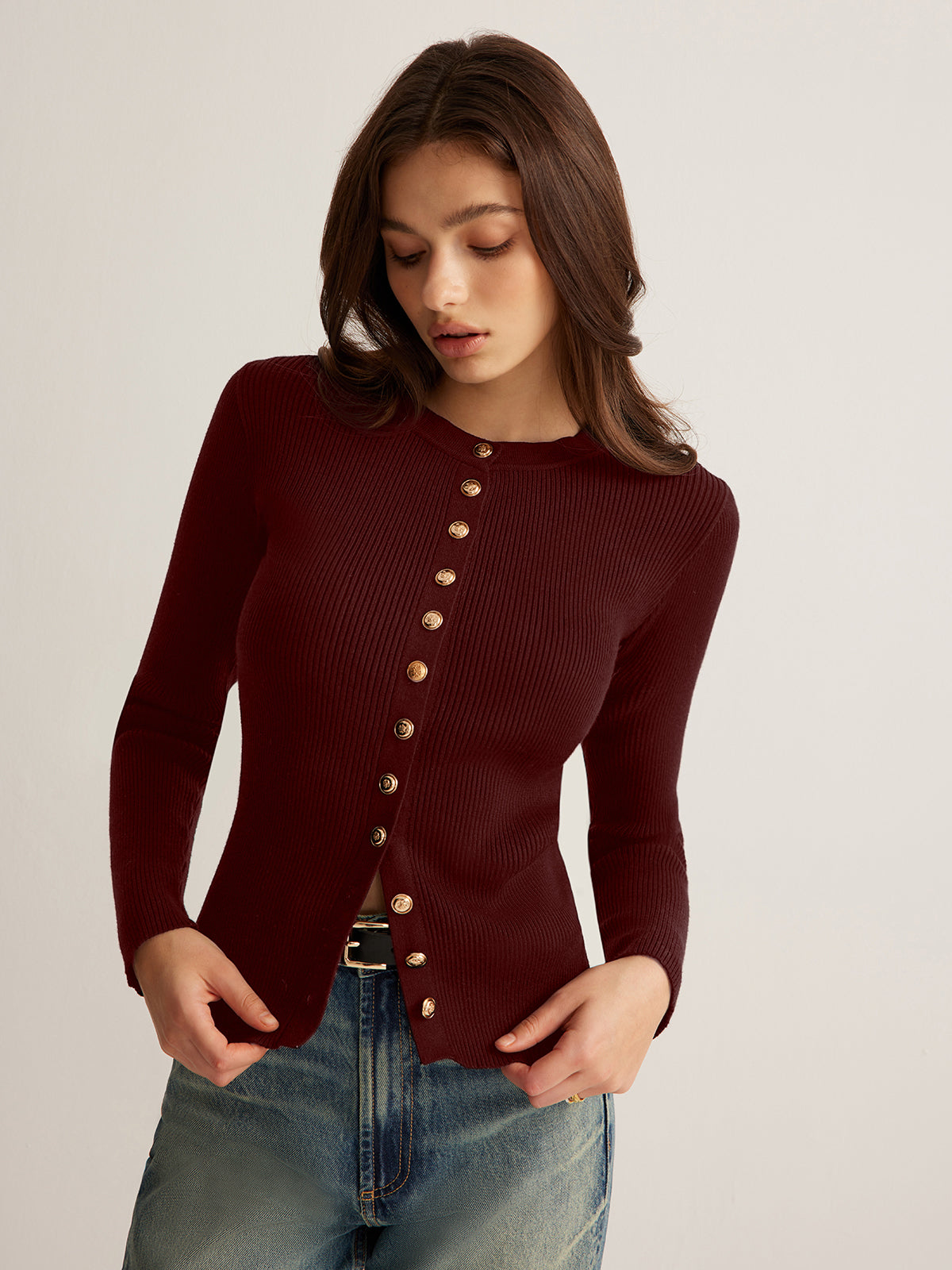Women's fitted ribbed cardigan with a crew neck and gold-tone buttons - burgundy