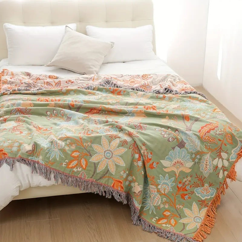 Reversible bedspread with a floral pattern and fringe - view 3