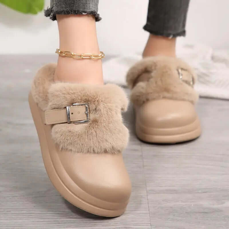 Women's fluffy EVA clog slippers with a wide faux fur band, buckle and thick sole - view 3