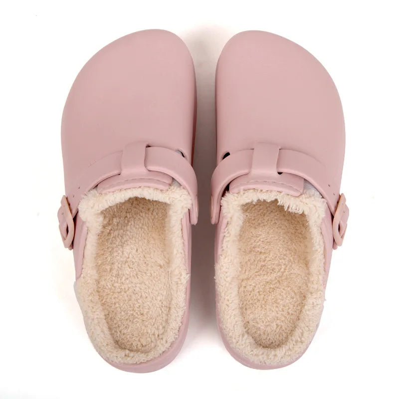Clog slippers with a buckle strap, plush lining and tread sole - view 3
