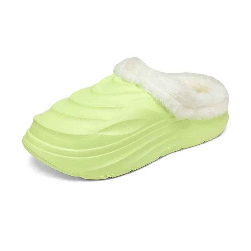 Fluffy slippers with a wave-pattern EVA shell, plush collar and thick sole - lime