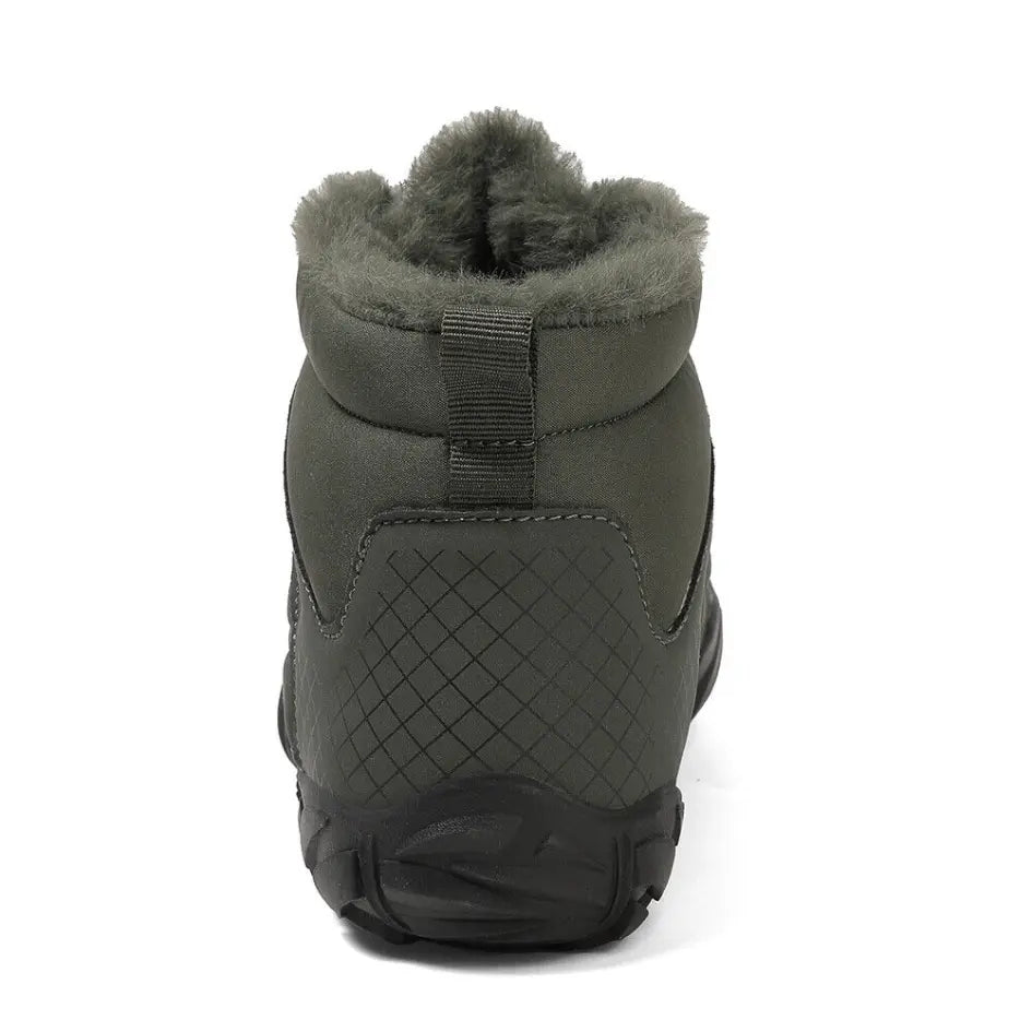 Unisex barefoot winter shoes with elastic laces and a wide toe box