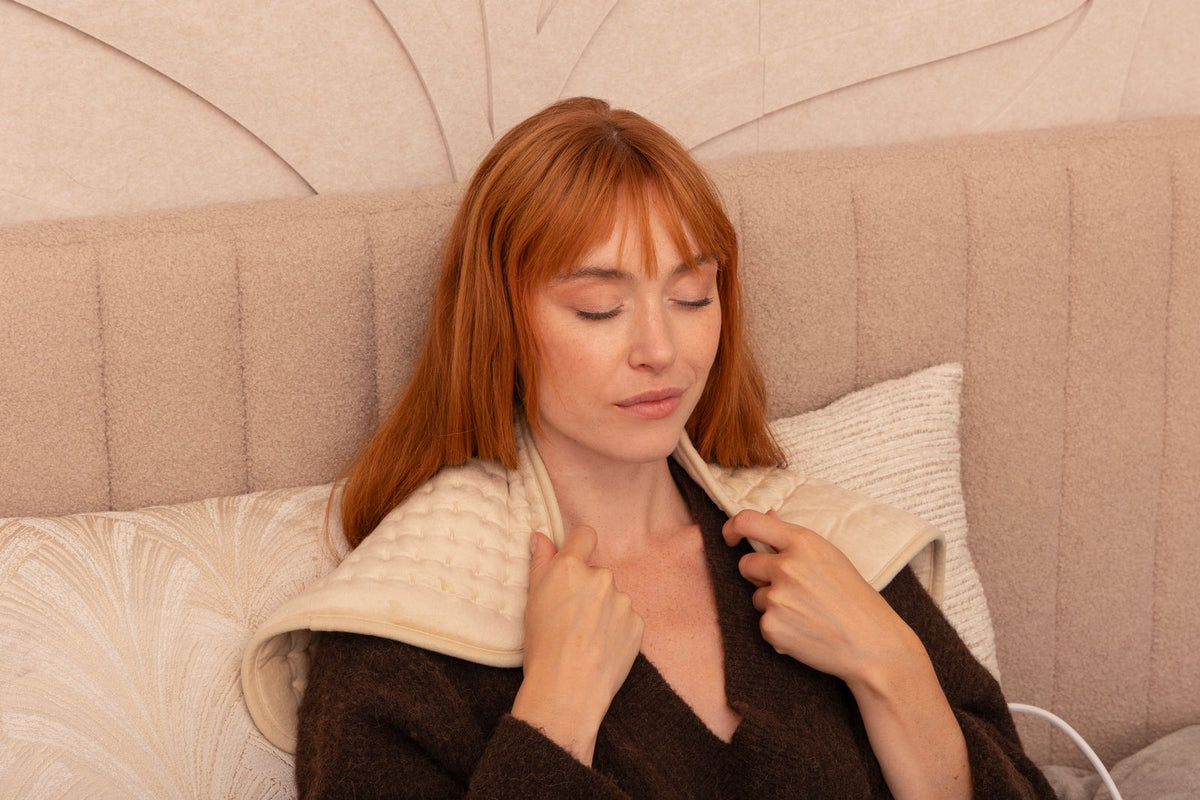 XL electric heating pad with a removable cover and a controller with display - view 5