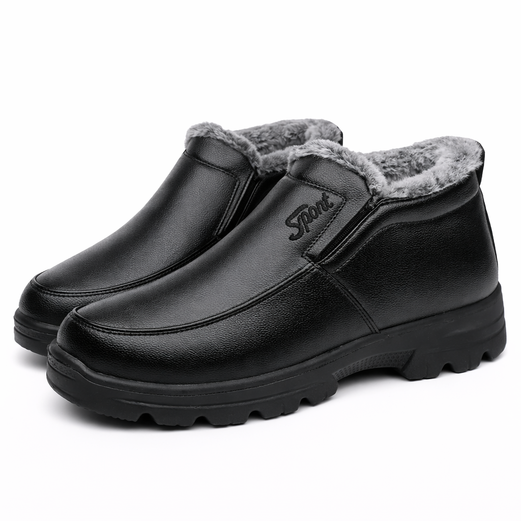 Slip-on winter shoes in a leather look with a deep faux fur collar in black